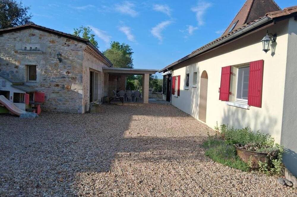 Foto 11 von 21: Geräumiges Haus mit privatem Pool und Internet in Villamblard