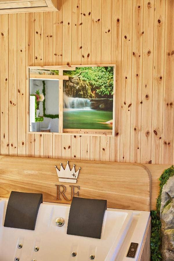 Foto 3 von 5: King Room with Spa Bath