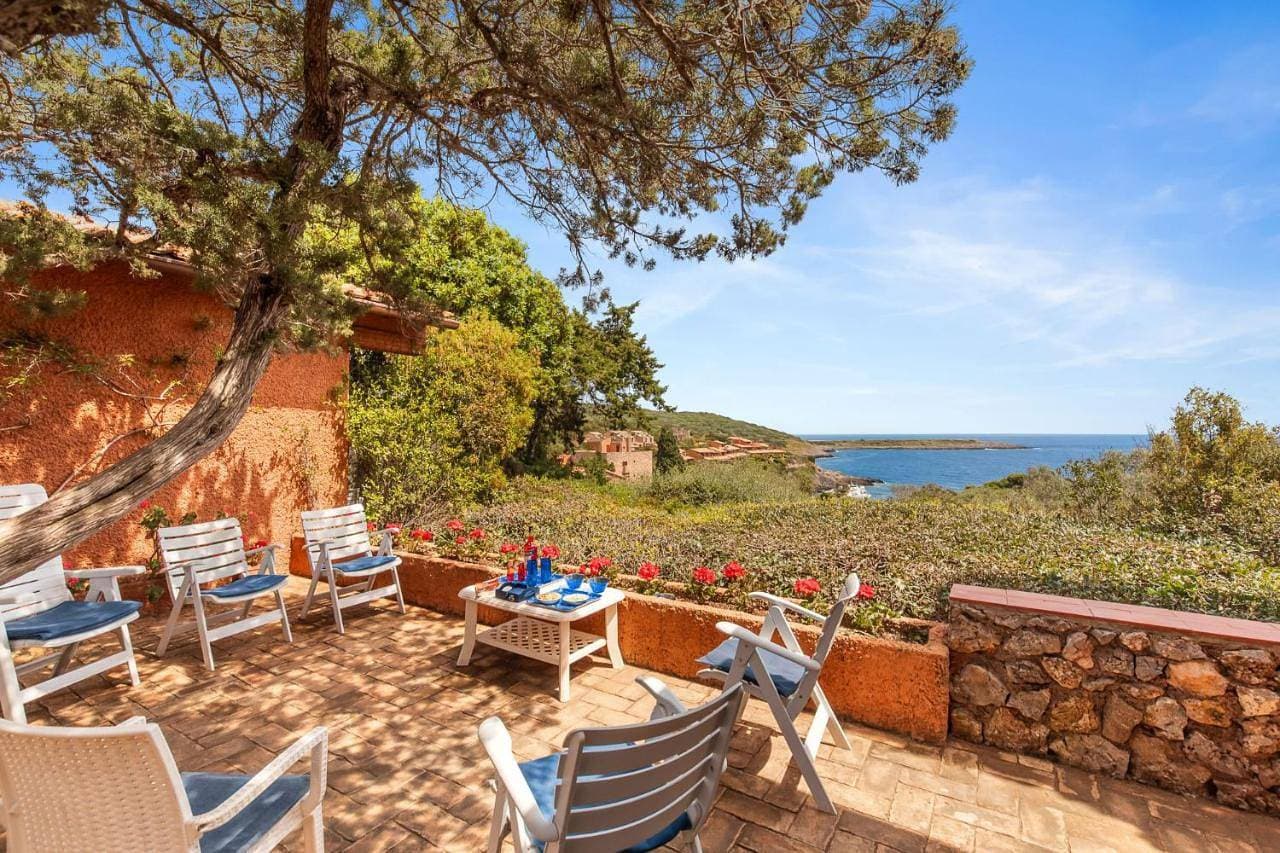 Amazing villa in a unique Mediterranean island 1