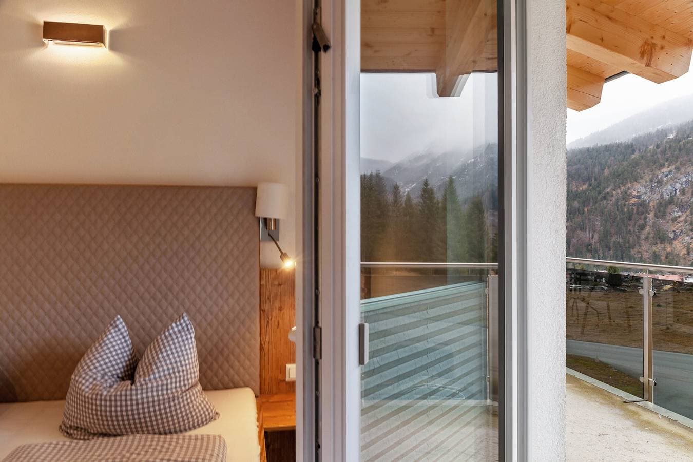 Foto 9 von 19: Ferienwohnung Daniel mit Bergblick, Balkon und WLAN