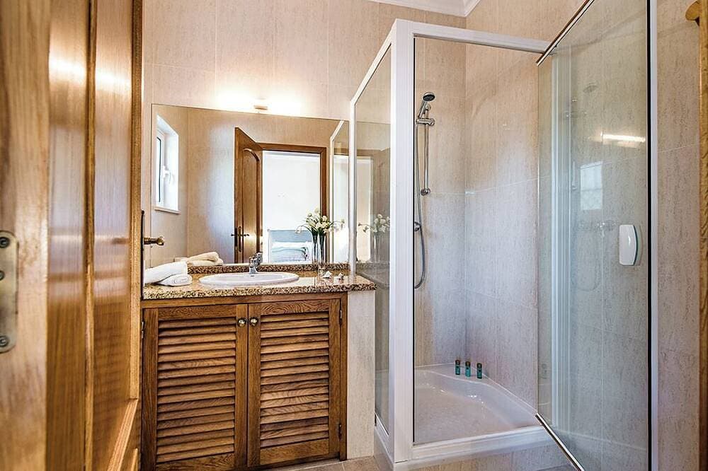 Foto 7 von 30: Geräumige Villa mit Pool in Praia Verde, zu Fuß zum Strand, mit kostenlosem WLAN