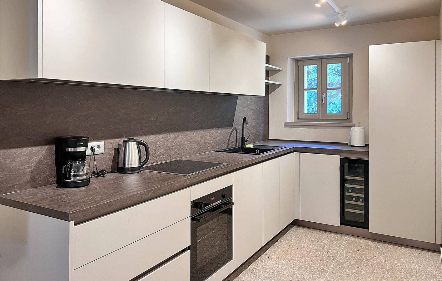 Foto 10 von 37: Gemütliche 2-Zimmer-Wohnung mit Pool, WLAN und Parkplatz in Labinci, in der Nähe von Restaurants