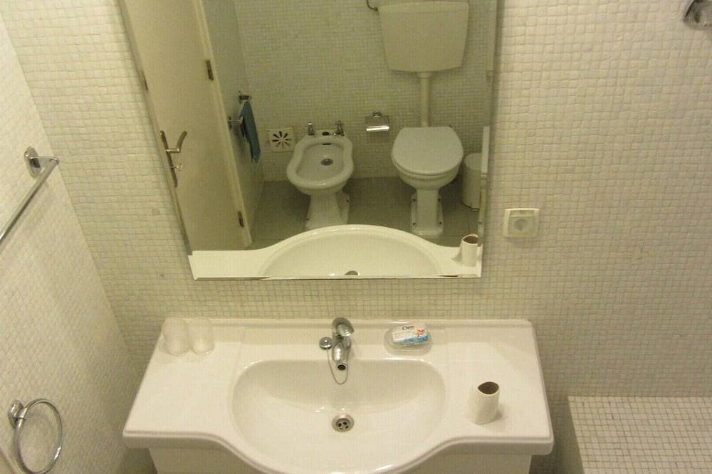 Foto 6 von 23: Giraffe - 50 m vom Strand. 2 Schlafzimmer, 2 Wc, Klimaanlage, WLAN, Meerblick, Park