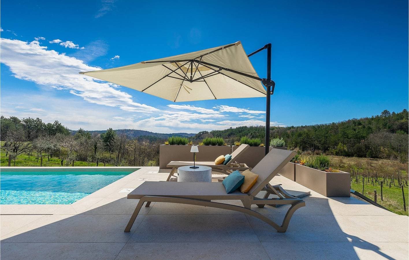 Foto 12 von 51: Modernes Apartment mit 2 Schlafzimmern, Pool und WLAN in der Nähe des Stadtzentrums von Lesišćina