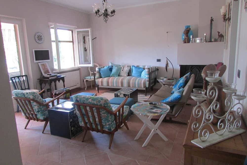 Foto 7 von 23: Luxus-Haus ein Sprung vom Meer mit umfangreichen Panorama-Terrassen