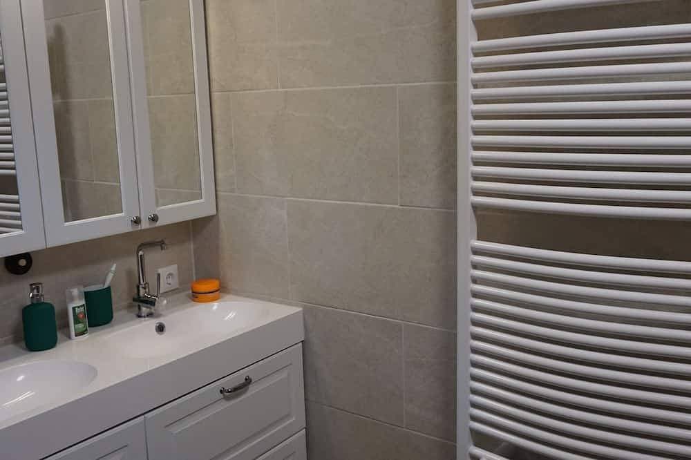 Foto 3 von 30: Andalusische Villa, Pool 4x8m, 2 Doppelbetten, Strand 400M, Nahe zu Restaurants