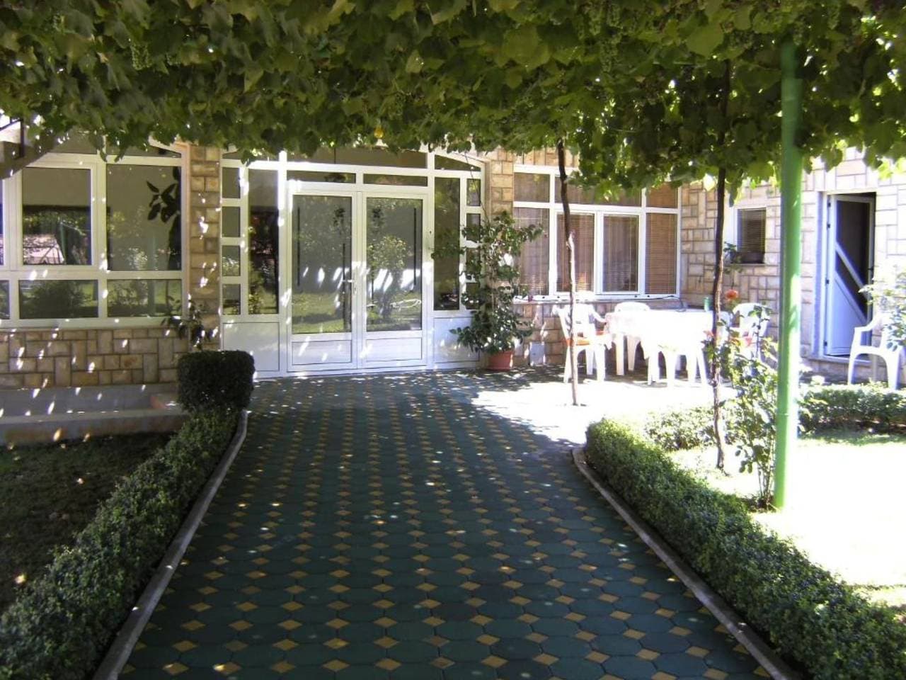 Foto 11 von 16: Elez Serenity Guesthouse - Twin room 4