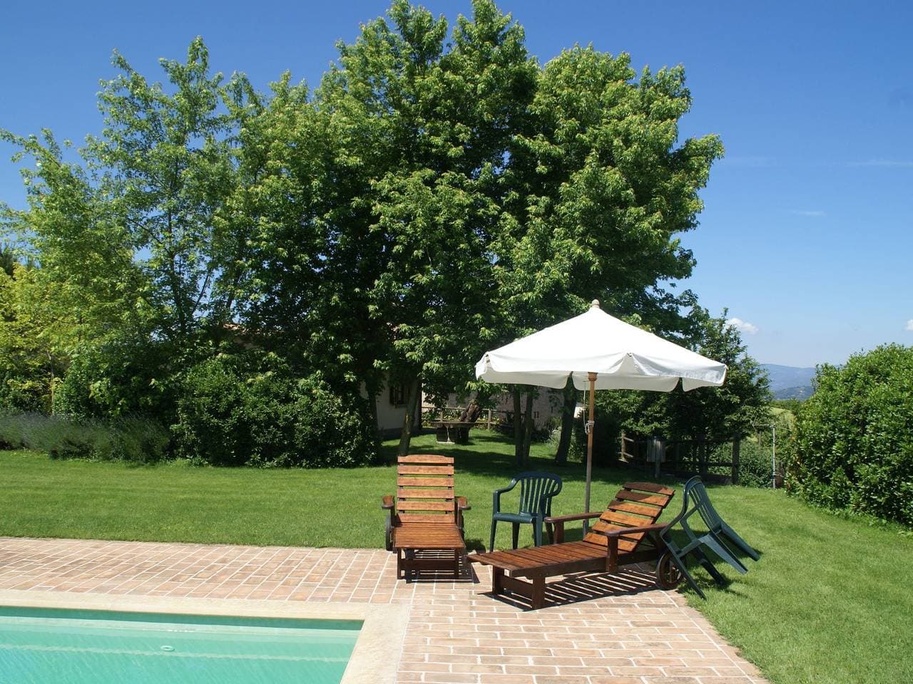 Geräumiges Appartement mit Swimmingpool bei Montone 1