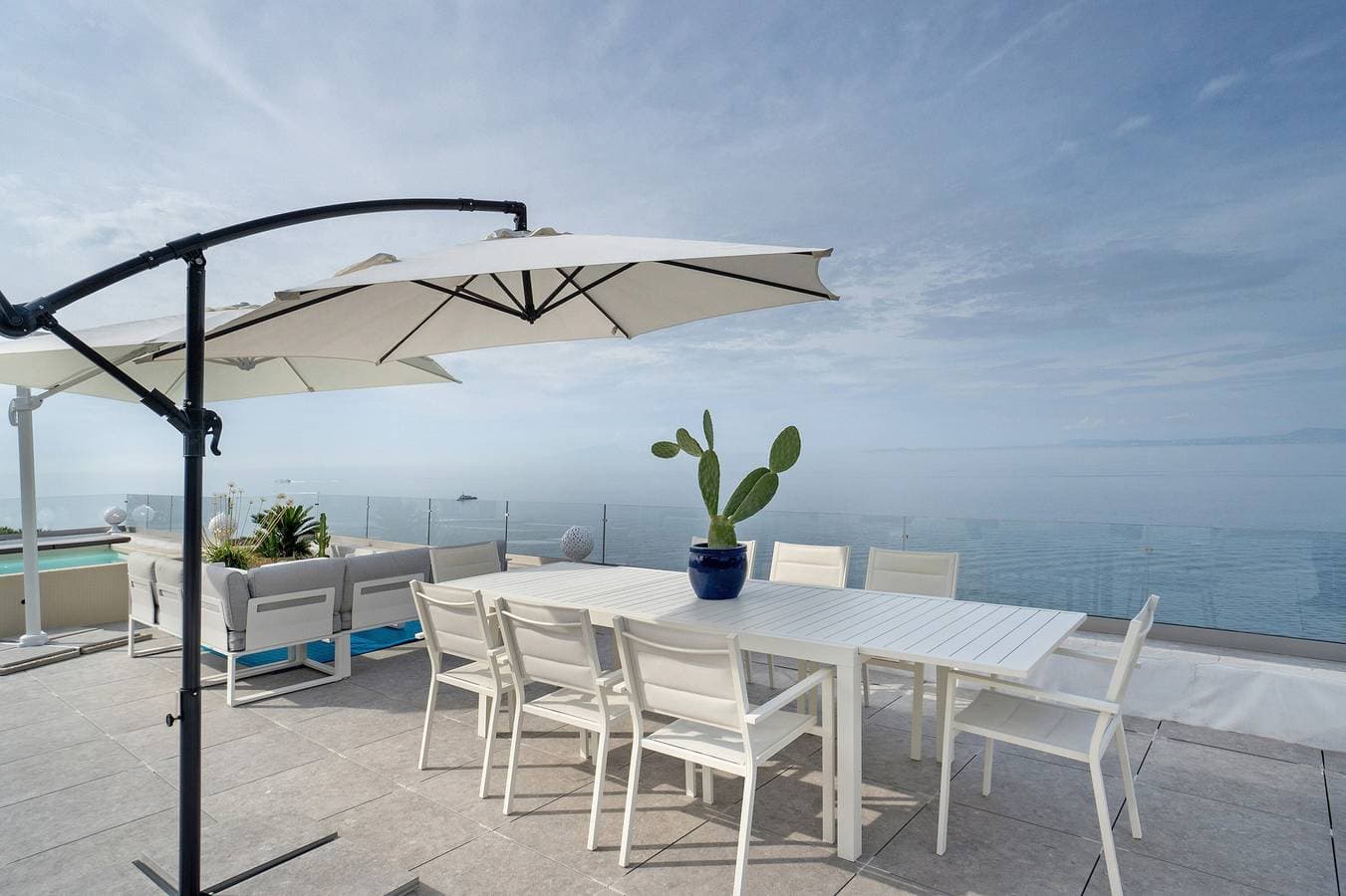 Foto 2 von 39: Luxury Villa – La Balena Blu mit Pool und Meerblick
