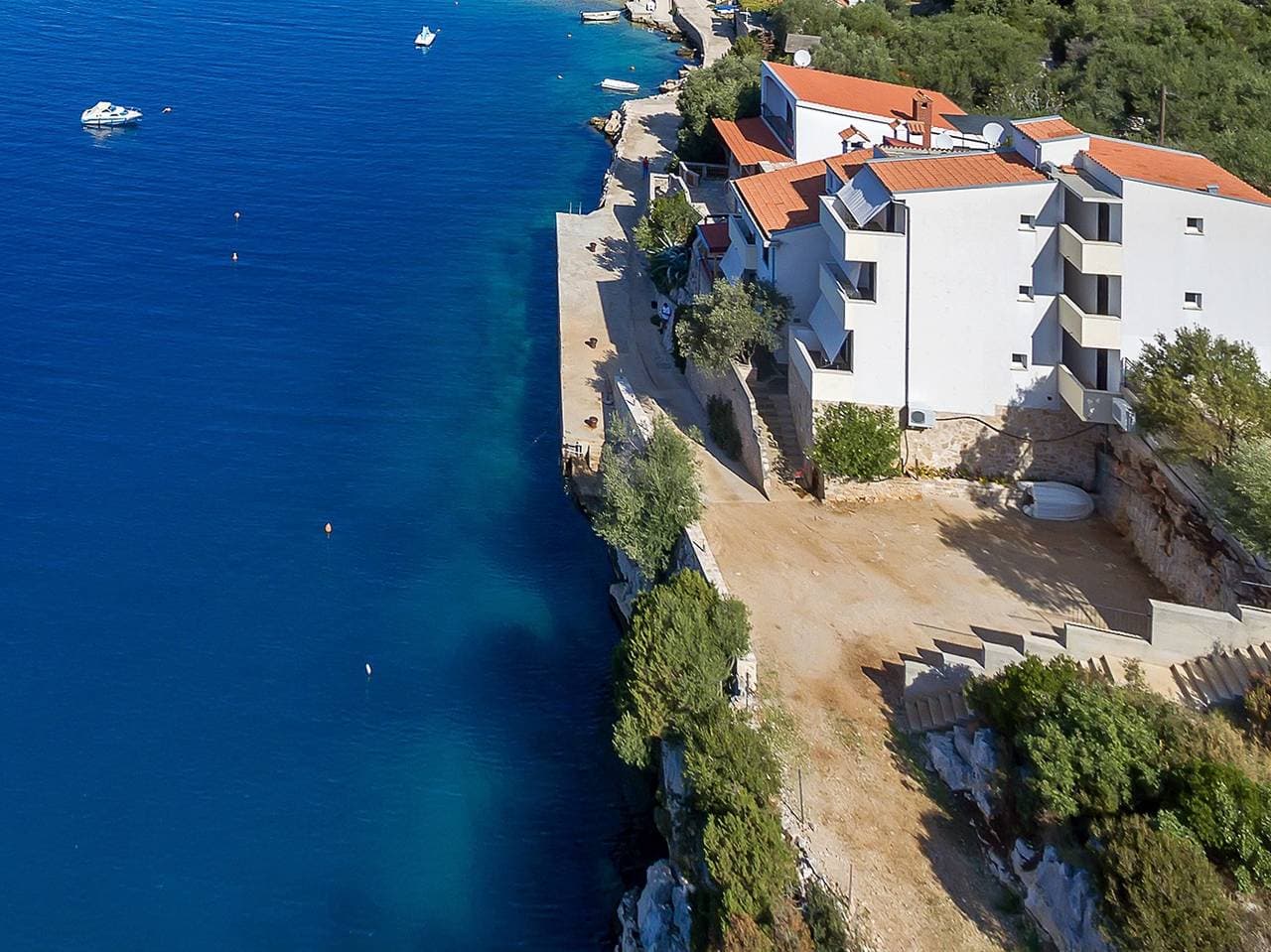 Foto 8 von 19: Studio Appartement am Strand Bucht Pokrivenik, Hvar As-5231-c