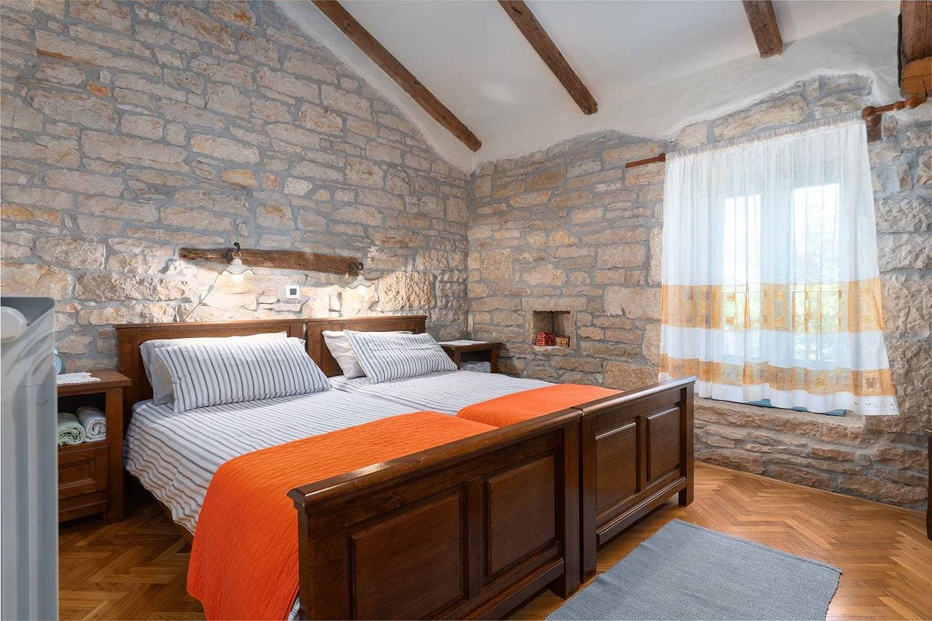 Foto 13 von 36: Mediterranes Steinhaus mit Privatpool, Sauna, Meerblick, Kamin, Sommerkueche