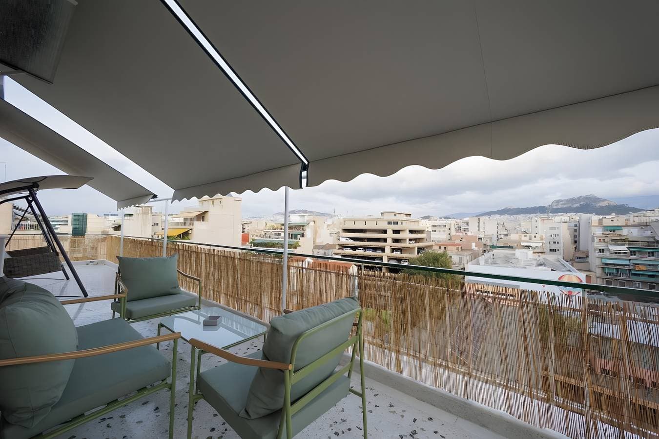 Foto 2 von 52: Cozy Studio mit Aussicht in Athen – Private Terrasse, WLAN & Klimaanlage