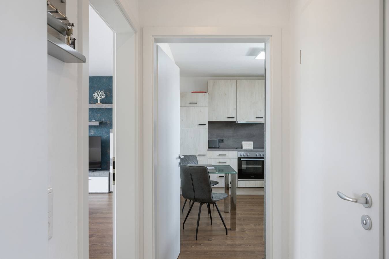 Foto 12 von 24: Ferienwohnung 'Helfensteinblick' mit Bergblick, Balkon und Wi-Fi