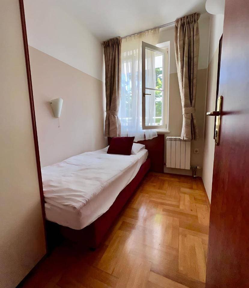 Foto 11 von 21: Two-Bedroom Apartment with Garden View
