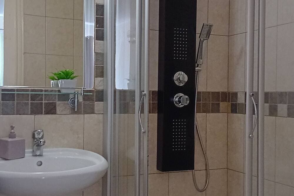 Foto 7 von 15: Kato Paphos Suites -Studio Apartment with Pool view, Wi-Fi & a/c. Great Location