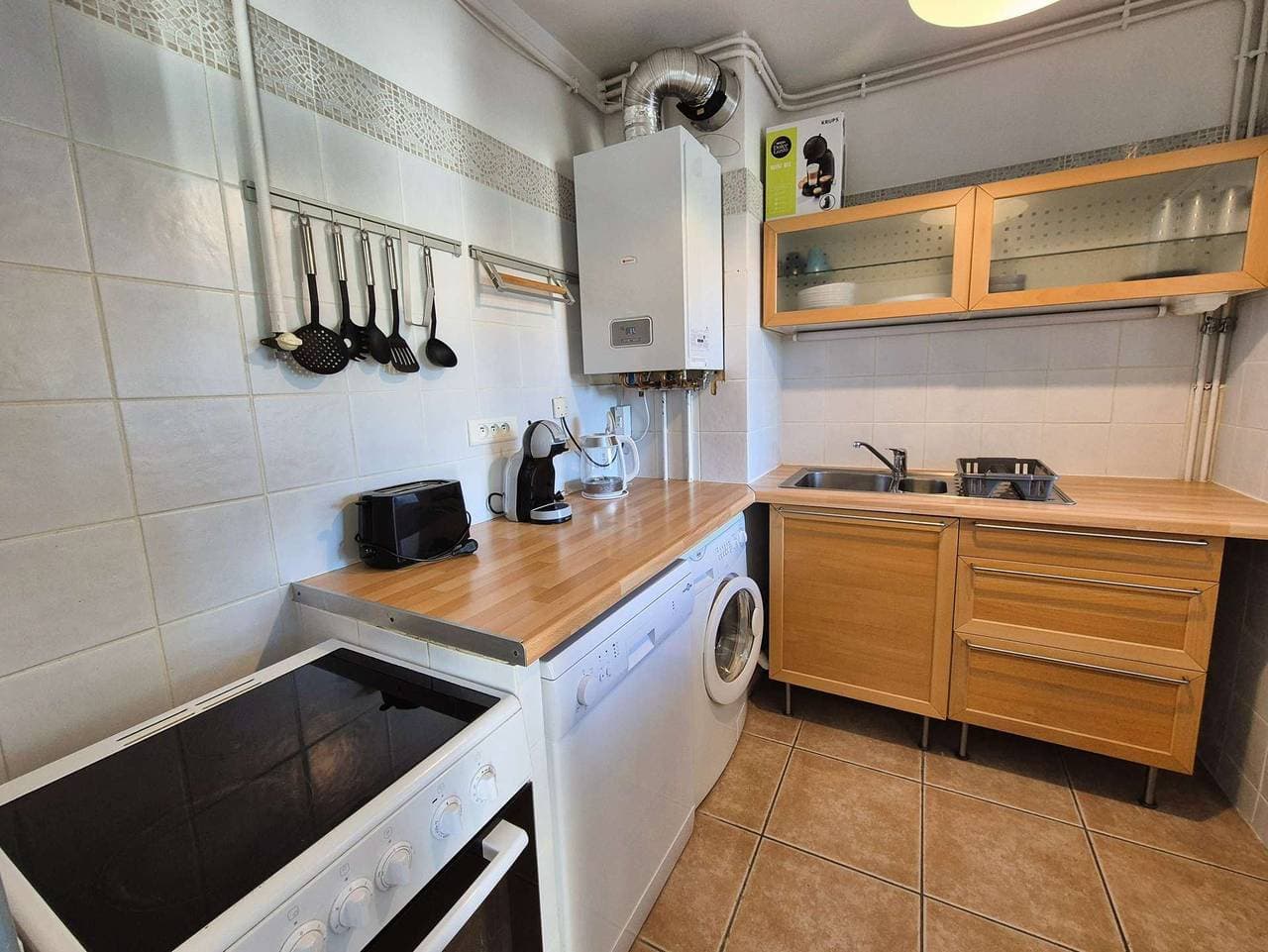 Foto 7 von 17: Klimatisierte Wohnung mit Terrasse, Privatparkplatz, Residenz mit Swimmingpool