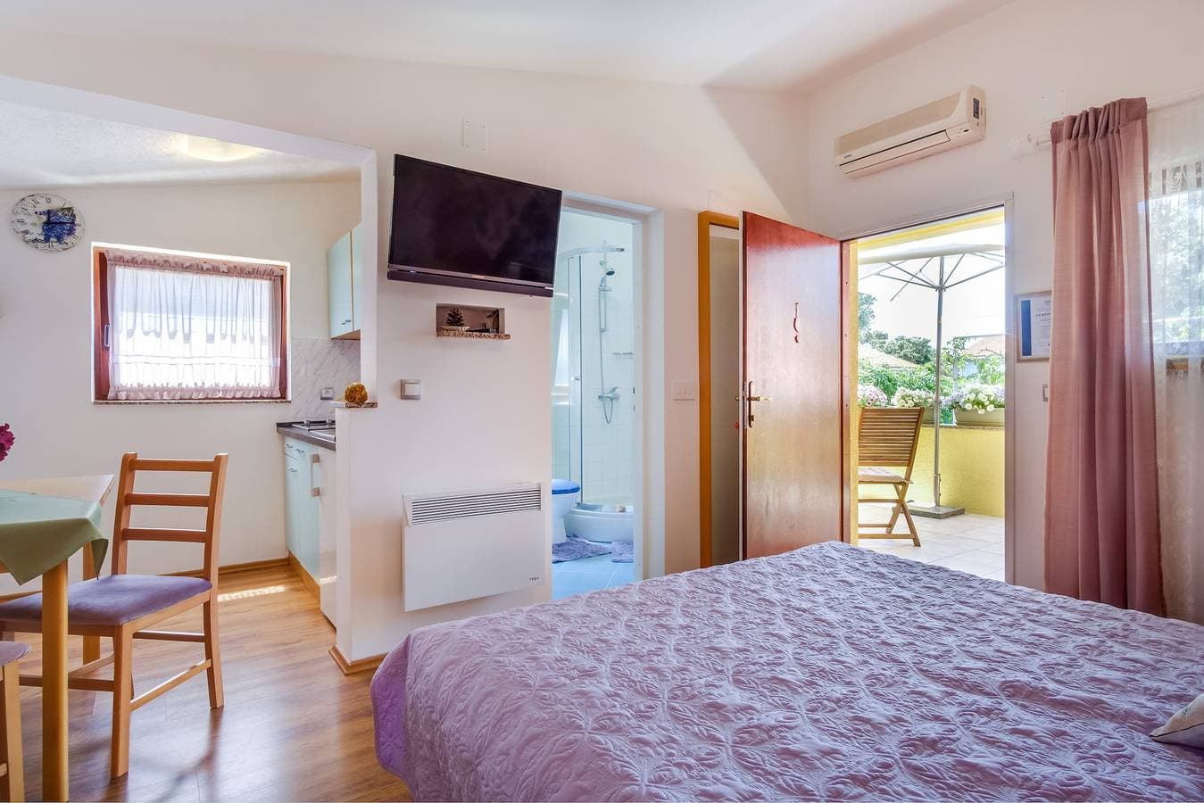 Foto 13 von 23: Studio Appartement mit Terrasse Artatore, Losinj As-7952-a