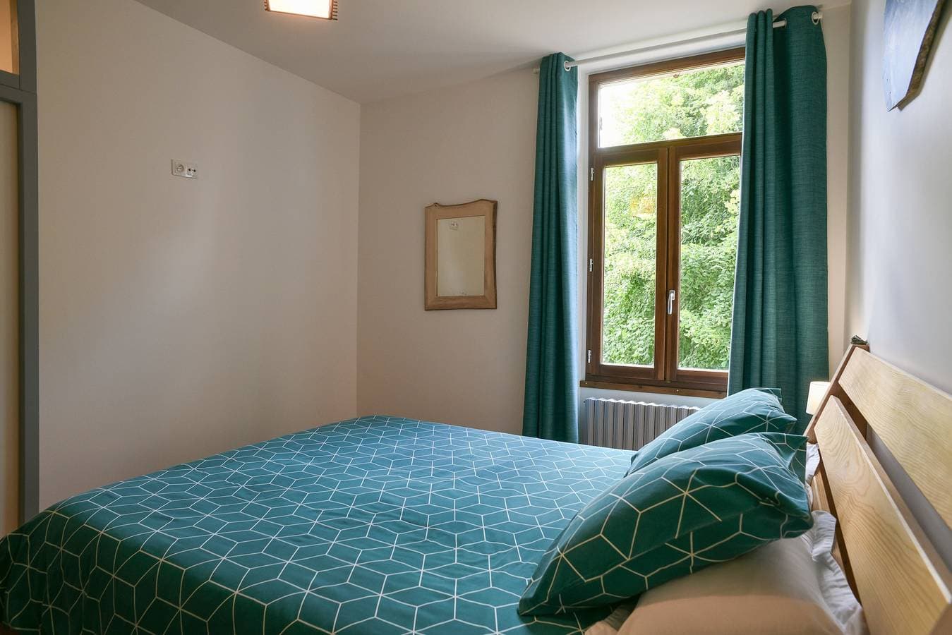 Foto 6 von 24: Gästezimmer „La Chartreuse“ mit gemeinsamem Garten und WLAN