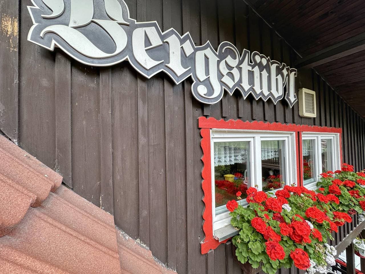Foto 3 von 24: Freistehendes Ferienhaus mit schöner Terrasse