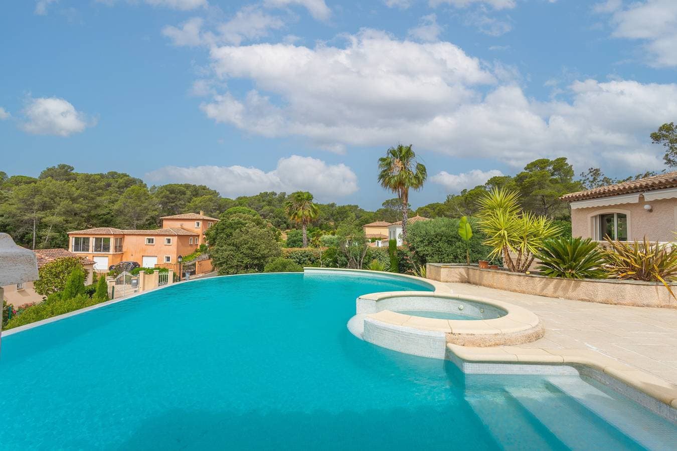 Foto 2 von 20: Villa „Bonheur“ mit privatem Pool, WLAN und Klimaanlage