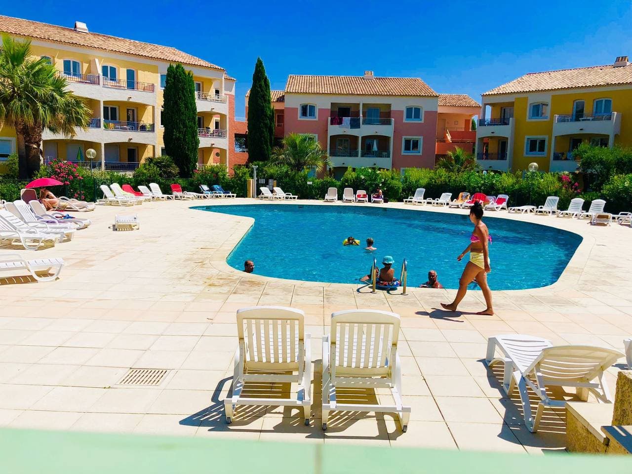 Foto 13 von 37: Golf de St Tropez ,Wohnung mit Balkon