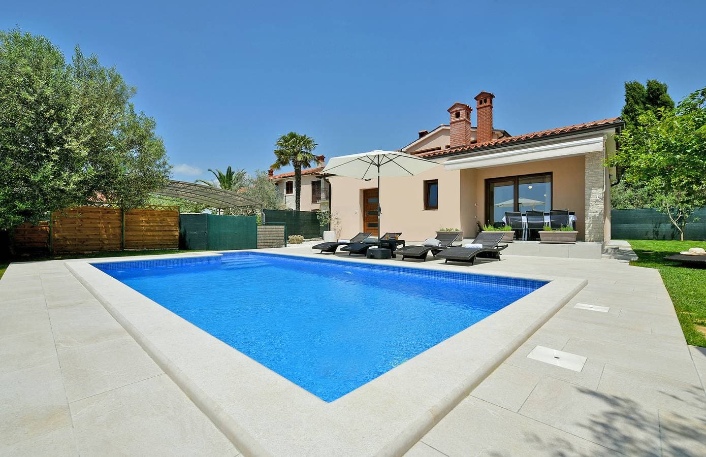 Foto 3 von 26: Villa für 6 Personen mit Garten