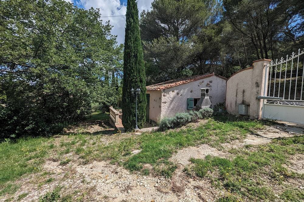 Foto 6 von 11: Bastidon Indépendant Dans Grande Propriété