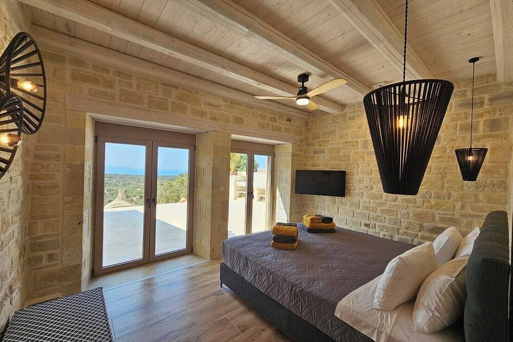 Foto 3 von 30: Villa Chalarosi, Natursteinvilla mit absolutem Weitblick mit beheizbarem Pool