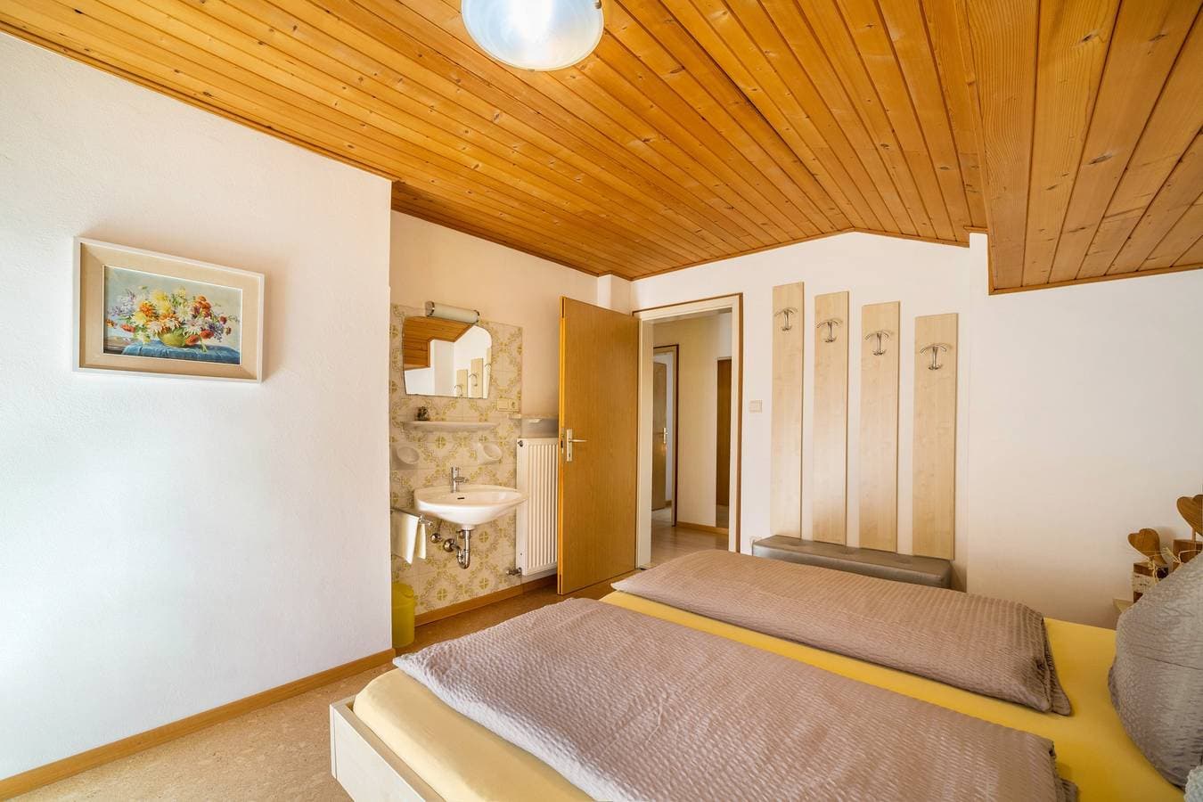 Foto 8 von 23: Ferienwohnung 'Typ A Pöder's Haus' mit Bergblick, Gemeinschaftsgarten und WLAN