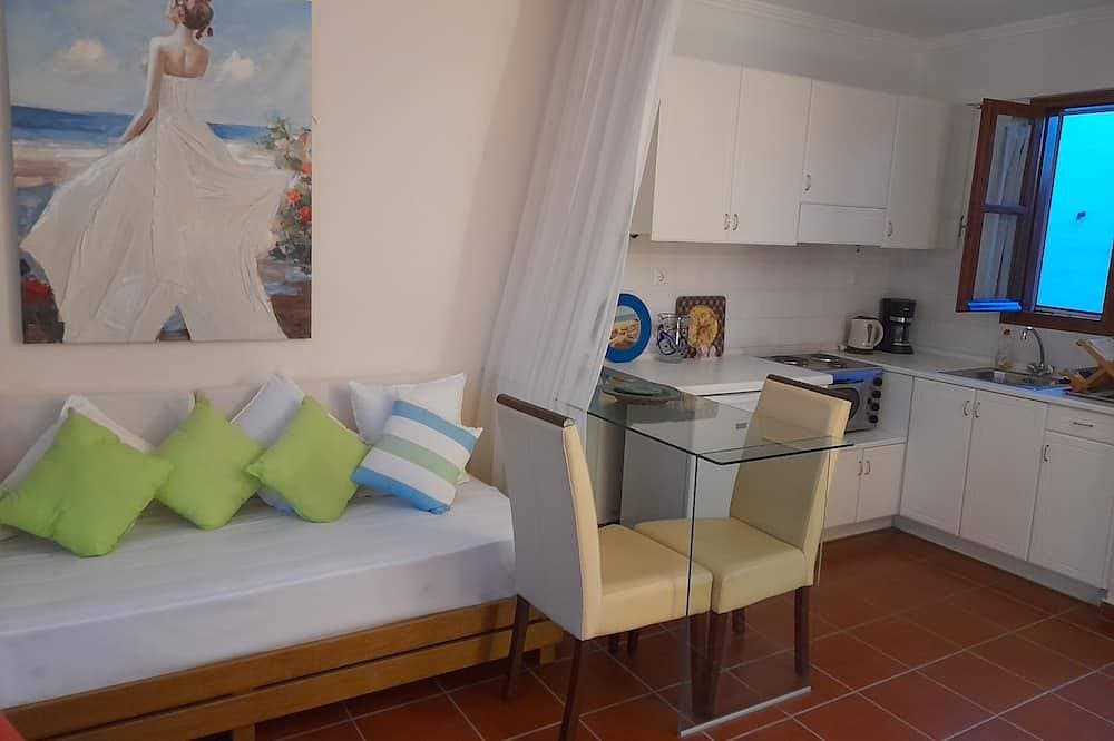 Foto 5 von 30: Farbiges Frini Apartment mit Blick auf den Pool in der Nähe von Rethymno auf Kreta