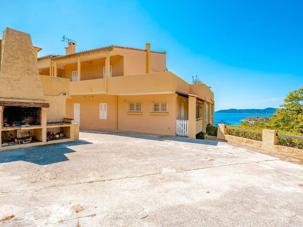 Foto 11 von 13: Gemütliche Wohnung in Aiguebelle mit Terrasse und privatem Parkplatz