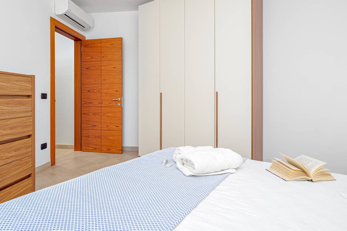Foto 9 von 27: Lichtdurchflutete Ferienwohnung "Villa Marconi 9" mit Meerblick und privater Terrasse
