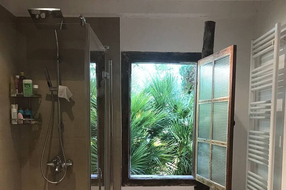 Foto 7 von 26: Traditionelles französisches Bauernhaus, wunderschön renoviert mit einem Pool im Wald