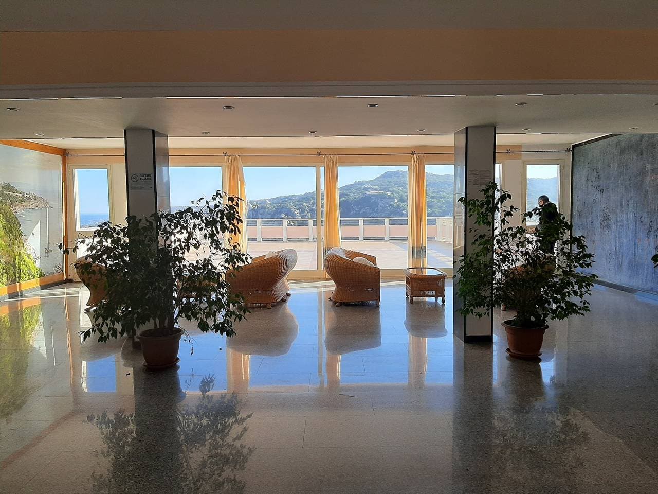 Foto 3 von 23: Ferienwohnung für 6 Personen mit Meerblick
