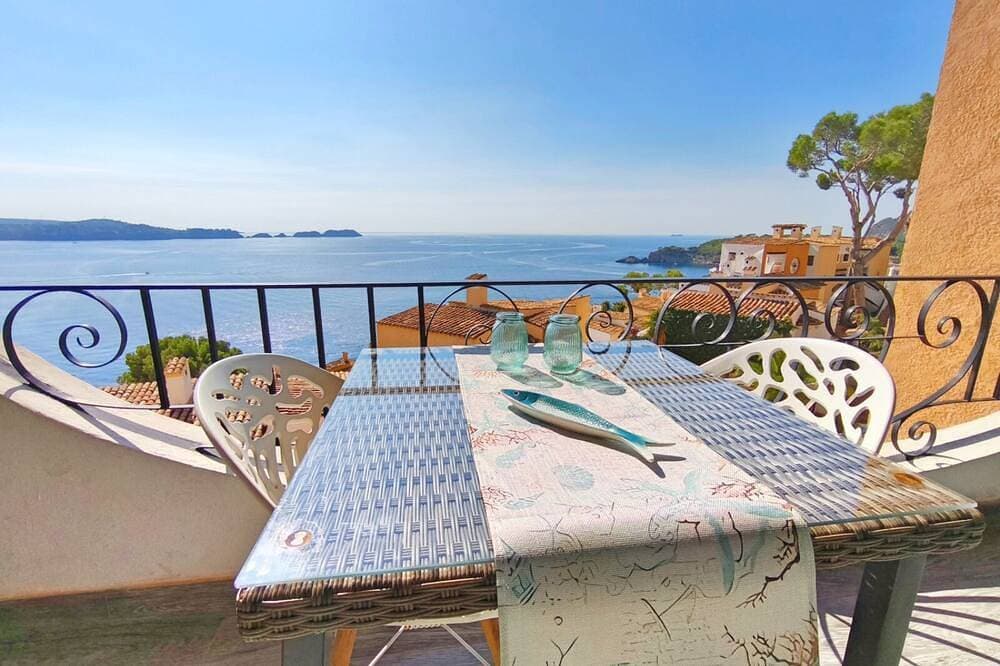 Meerblick-Wohnung für 3 Personen in Cala Fornells 1