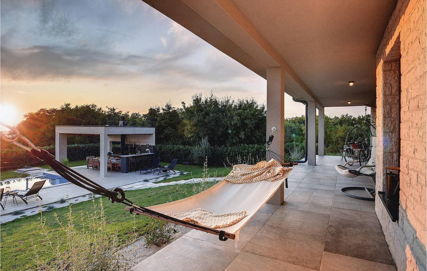 Foto 7 von 44: Geräumige 32 m² große Wohnung mit beheiztem Pool und moderner Ausstattung