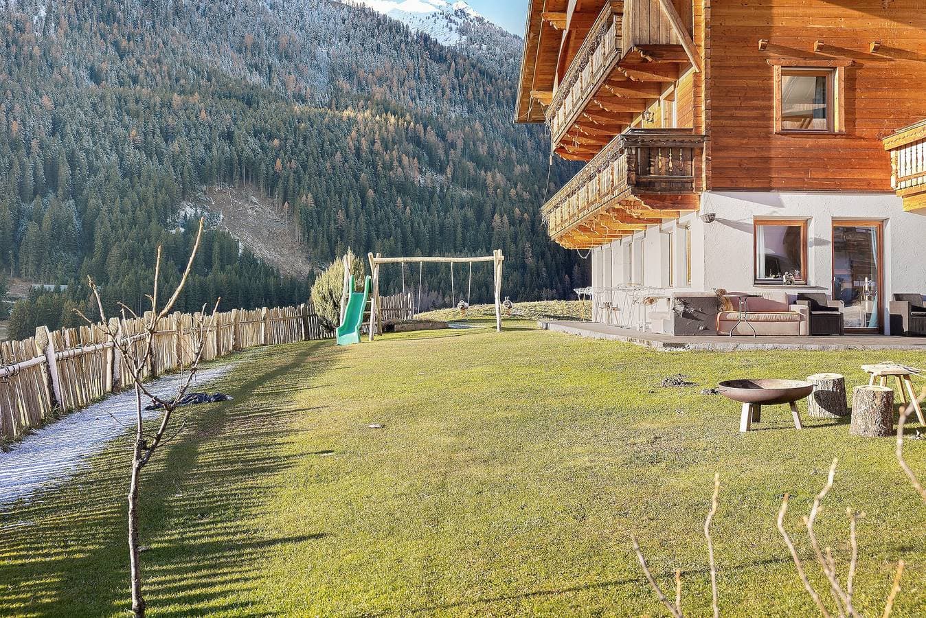 Foto 3 von 26: Apartment „Burgerhof Mooswald“ mit Bergblick, Gemeinschaftsterrasse und WLAN