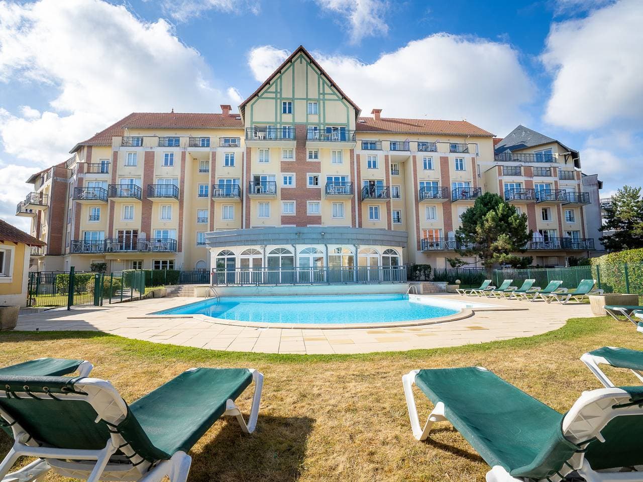 Dives-sur-Mer 2 km von Cabourg: Residenz Port Guillaume 1