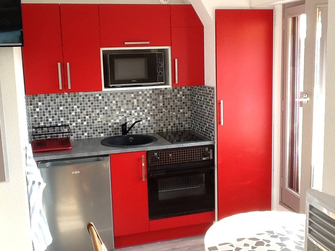 Foto 2 von 14: Romantisches Studio mit Balkon und Parkplatz 50 m vom Strand entfernt