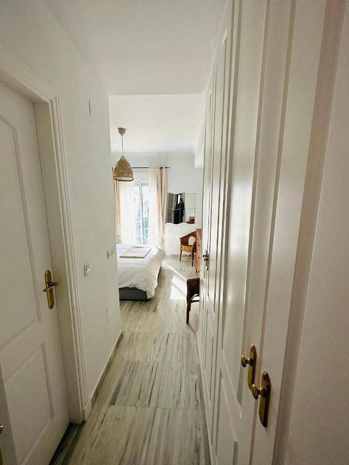 Foto 7 von 31: Two-Bedroom Apartment