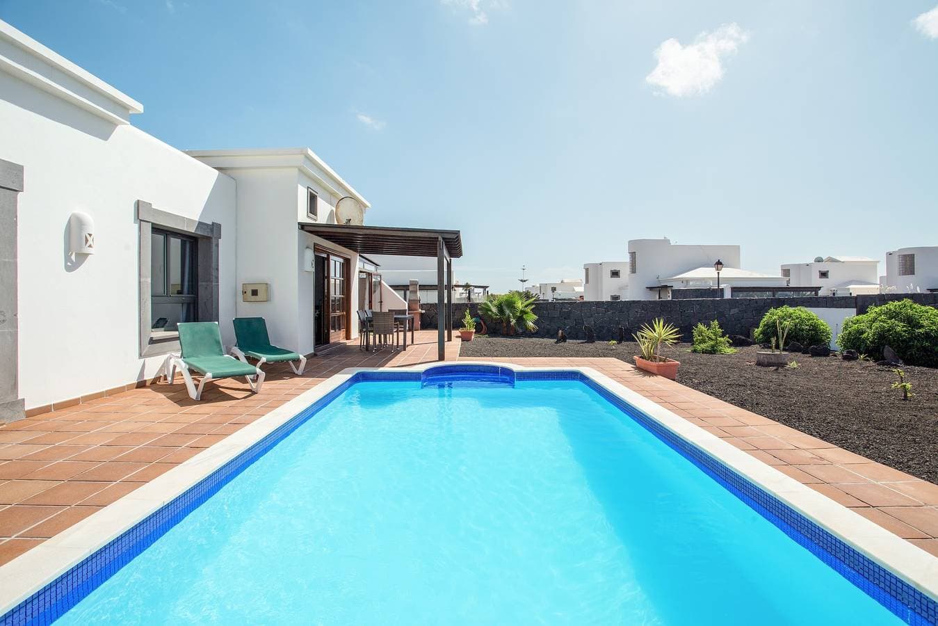 Foto 3 von 28: Schönes Ferienhaus "Casa Violeta" mit Terrassen und Pool
