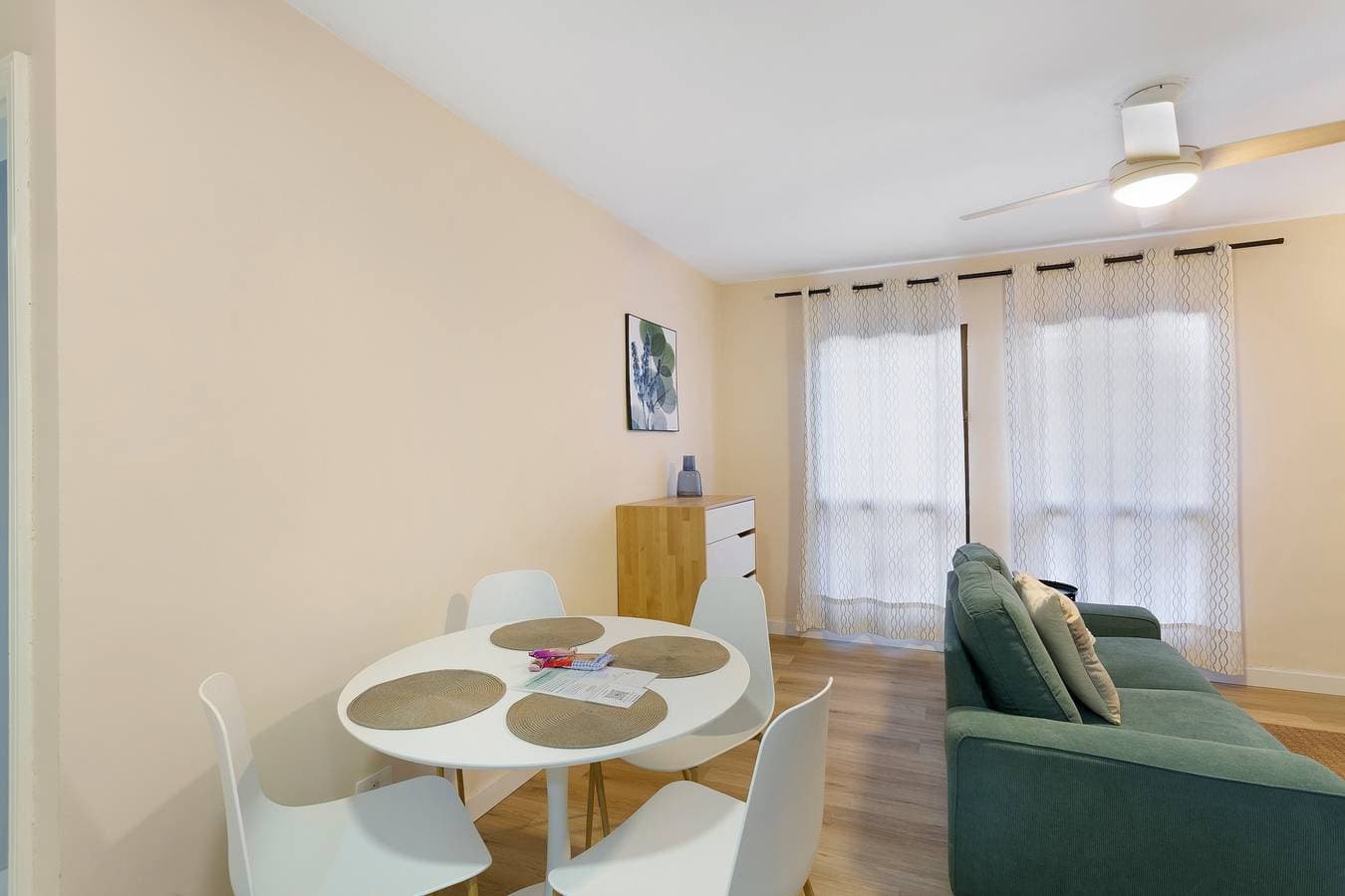 Foto 4 von 24: Ferienwohnung 'Apartamento Con Piscina Arinaga' mit Gemeinschaftspool und WLAN