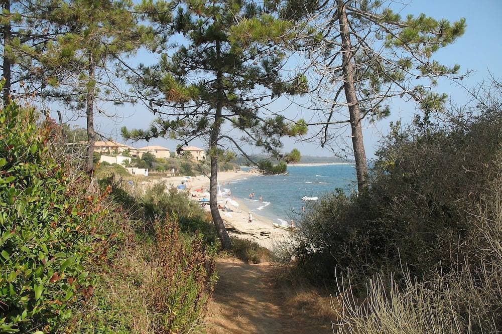 Foto 11 von 13: Mini Villa direct access to the sea 150 m, Courtyard, WIFI, Parking, closed garage