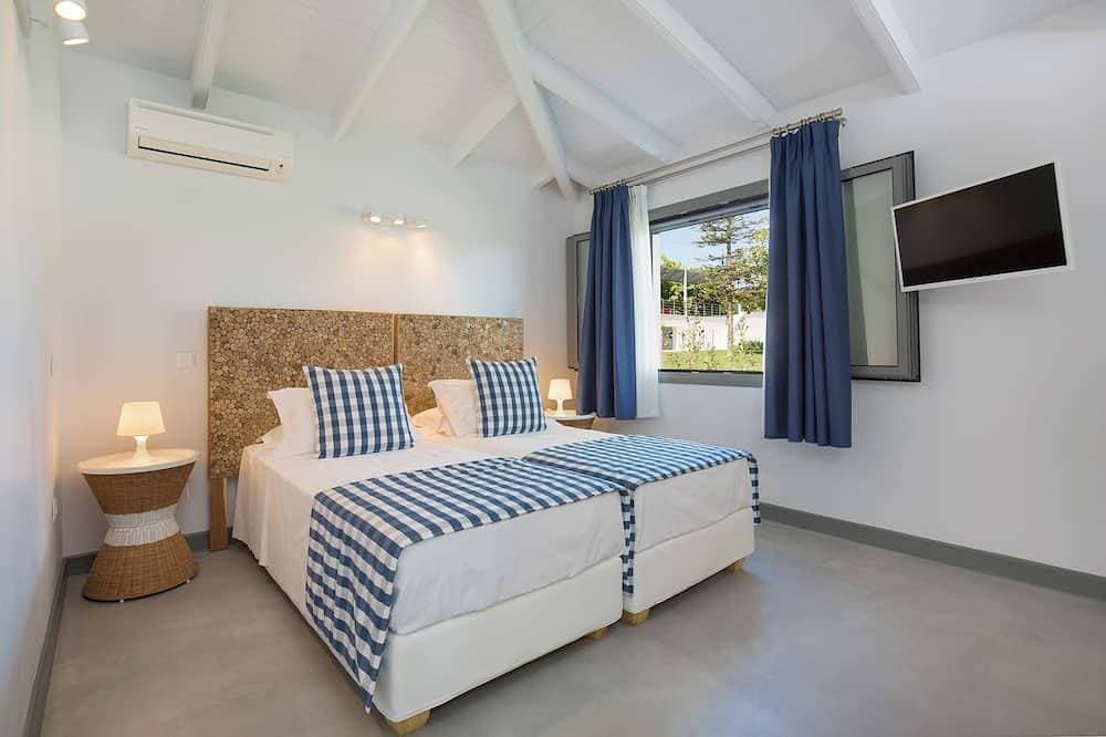 Foto 2 von 16: Modern guest house with private pool and fantastic views to the beach