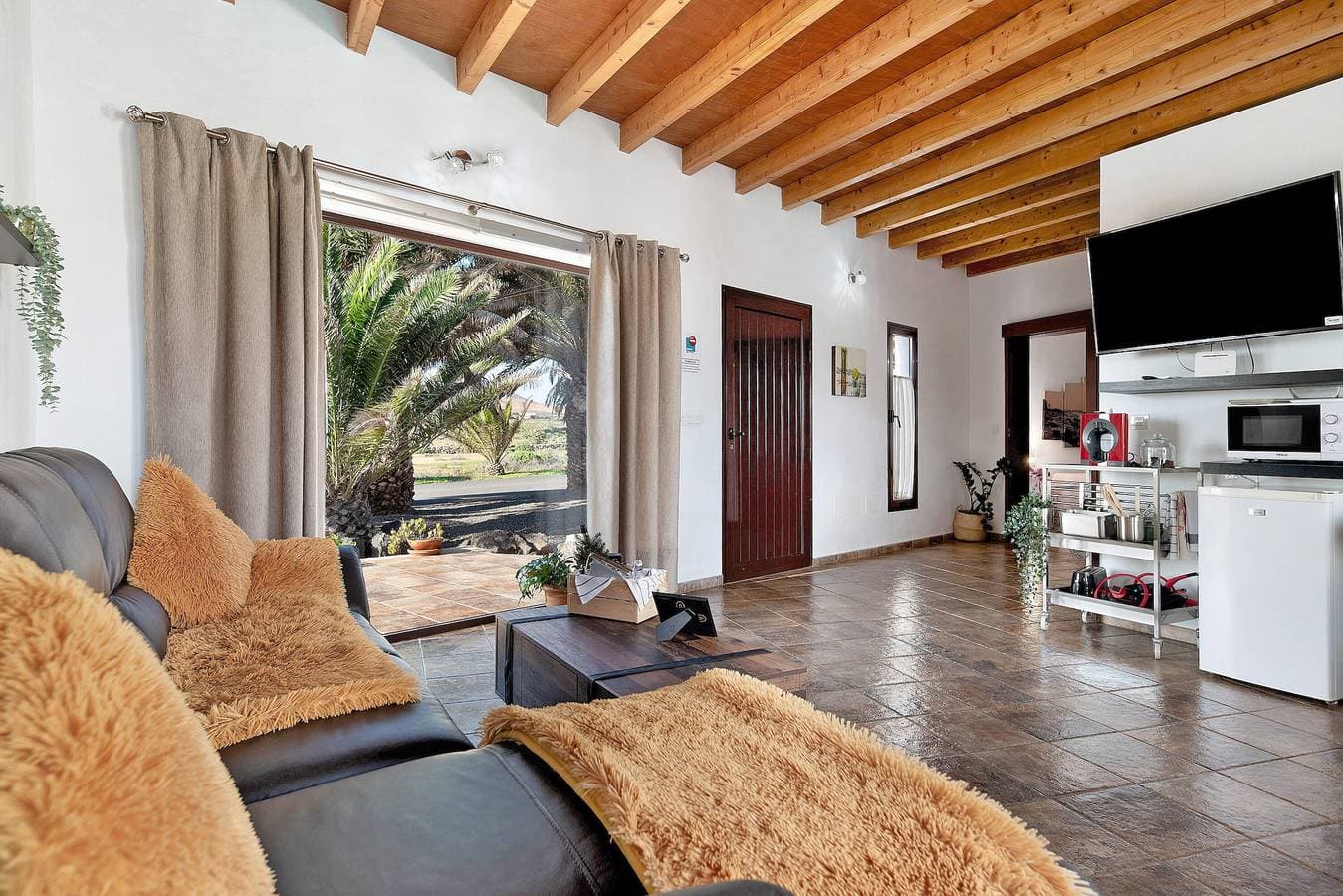 Foto 4 von 15: Ferienhaus 'Guenia I' mit Bergblick, WLAN und Klimaanlage
