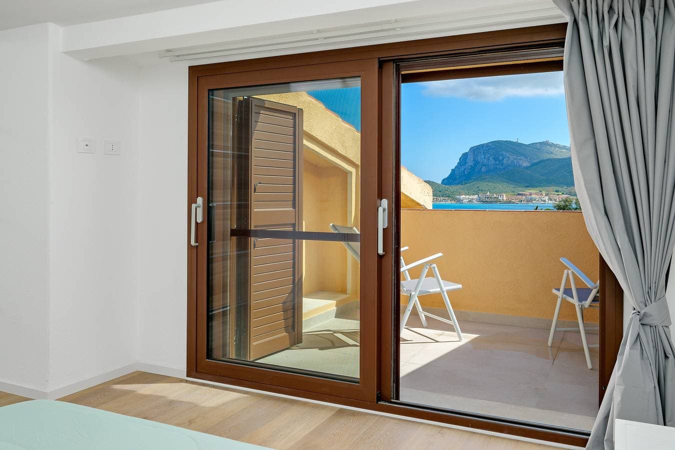 Foto 13 von 21: Apartment 'Ginepro' mit Meerblick, WLAN und Klimaanlage