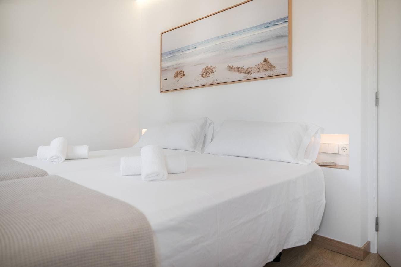 Foto 13 von 25: Apartment 'Las Palmeras 2' mit Gemeinschaftspool, WLAN und Klimaanlage