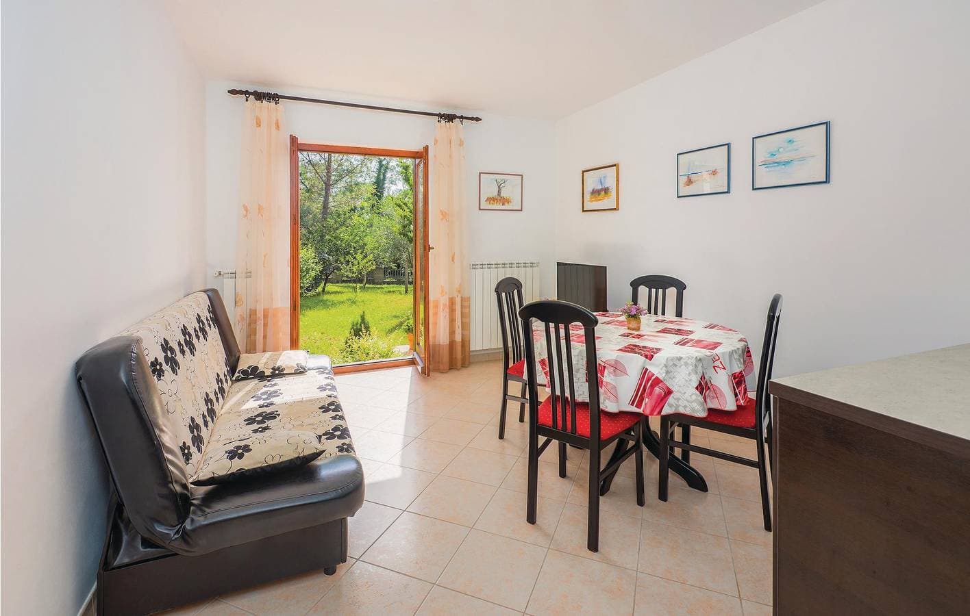 Foto 3 von 20: Gemütliche Ferienwohnung mit Terrasse in der Nähe des Stadtzentrums und der Küste