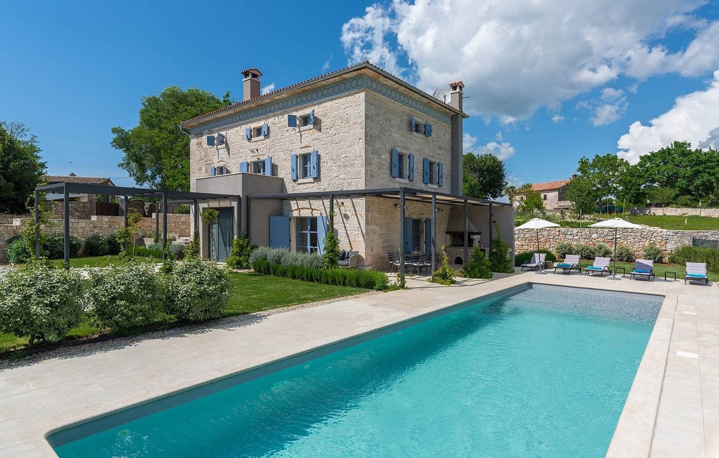 Villa Pi mit beheiztem Pool in der Nähe von Tinjan 1