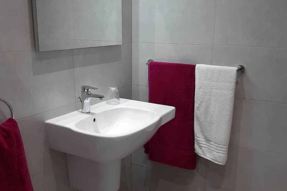 Foto 7 von 22: Komfortables 1-Schlafzimmer-Apartment für 2/3 Personen mit Klimaanlage, Schwimmbad & WLAN